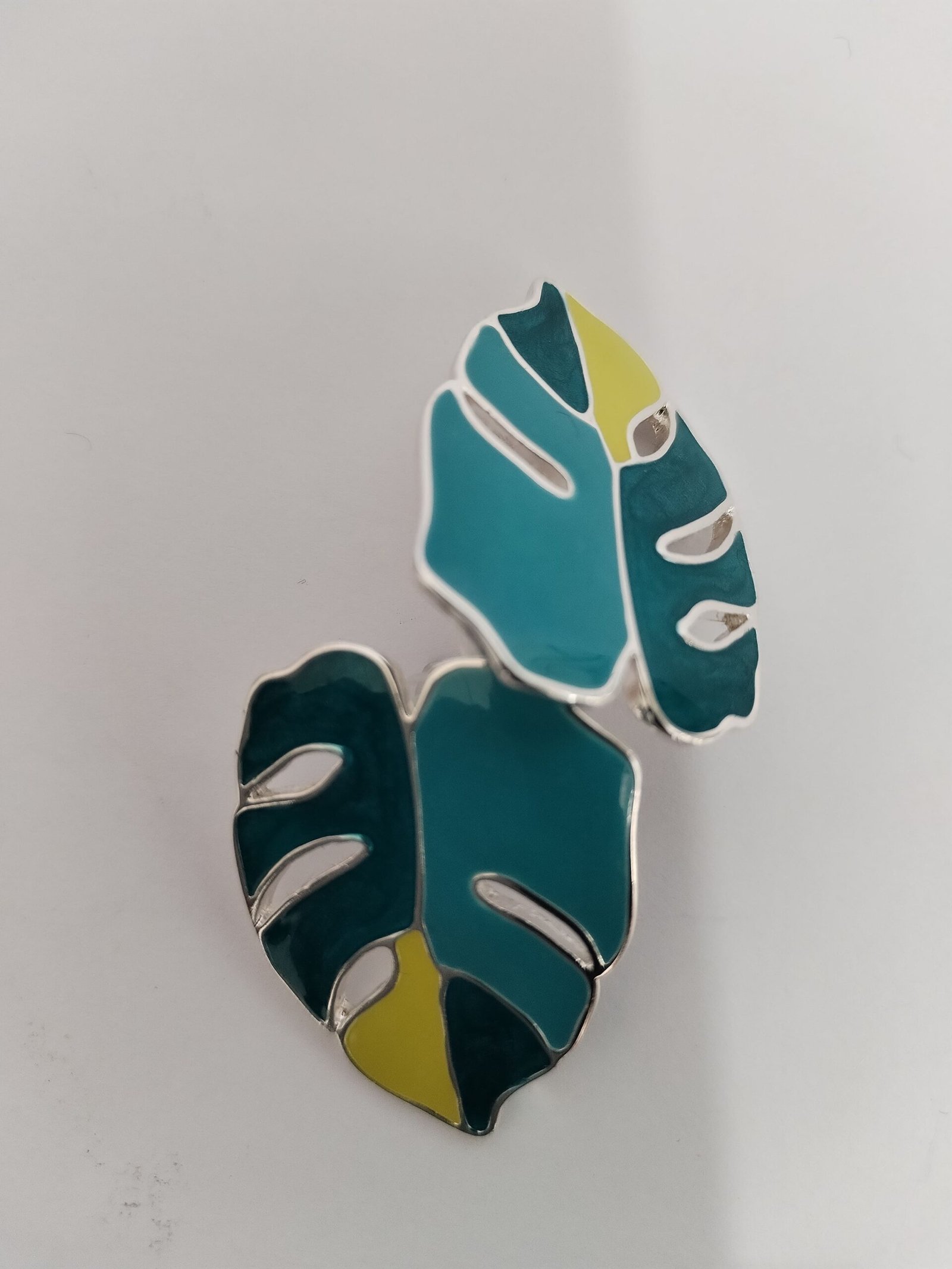 Aretes de Hoja de Monstera Tropical - Imagen 3